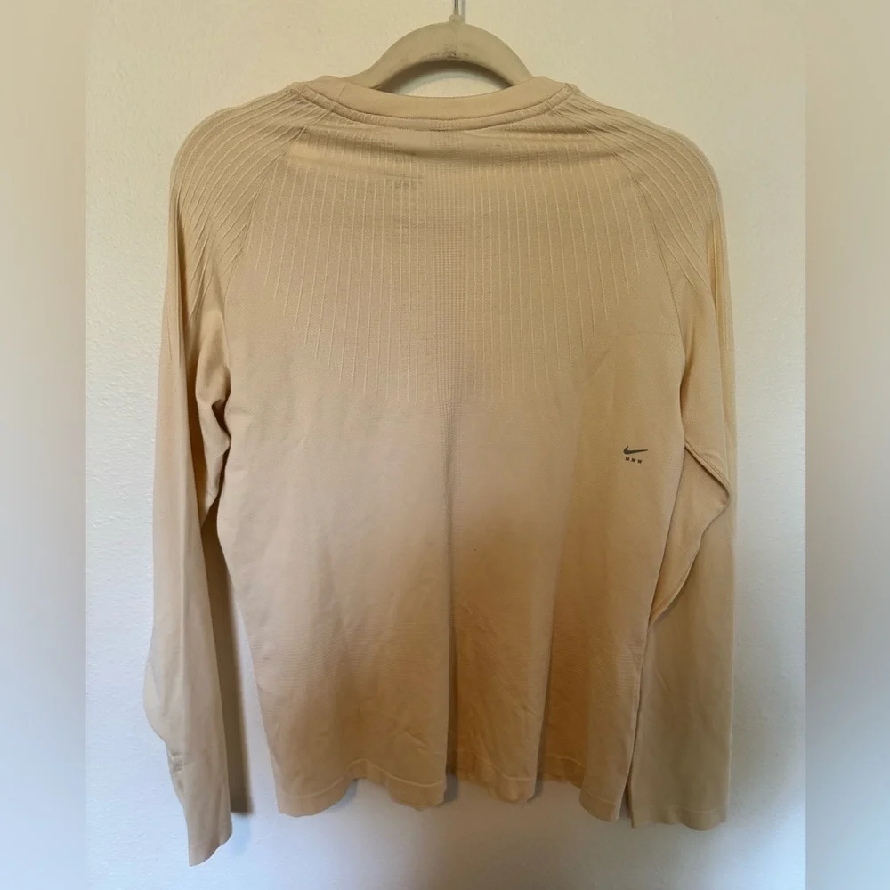 Nike x MMW Womens Athletic Yoga Top Beige Stretch EUC Size XL Long Sleeve